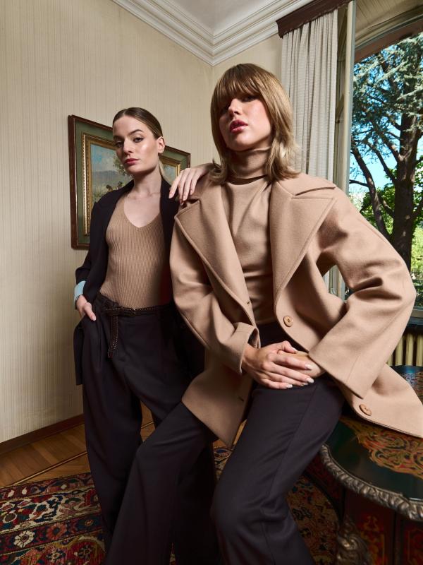 Spencer Clothing - Double outfit pantalone Grisù, body e dolcevita sottogiacca misto lana assieme a pantalone Corea e cappotto Remy