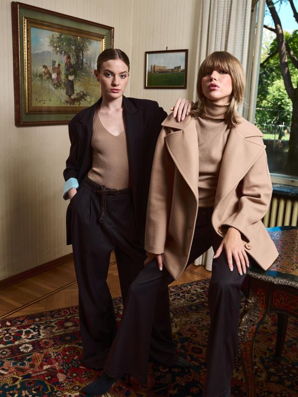 Spencer Clothing - Double outfit pantalone Grisù, body e dolcevita sottogiacca misto lana assieme a pantalone Corea e cappotto Remy